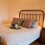 Surprenantes - Chateau Du Pe Hotel