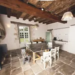 Hotel Surprenantes - Chateau Du Pe 3*