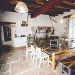 Hotel Surprenantes - Chateau Du Pe 3*