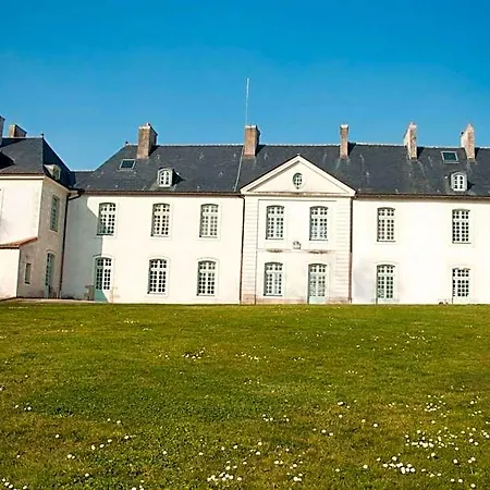Surprenantes - Château Du Pé 3*