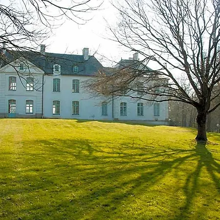 Surprenantes - Château Du Pé Hotel