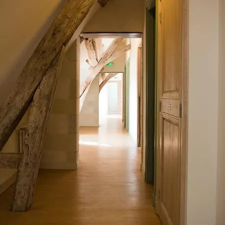 Hotel Surprenantes - Château Du Pé 3*