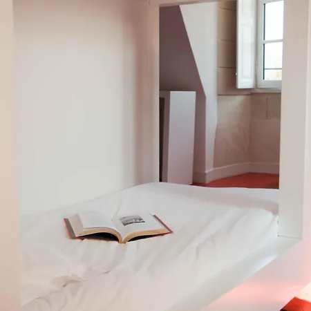 Surprenantes - Château Du Pé 3*