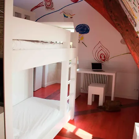 Surprenantes - Chateau Du Pe