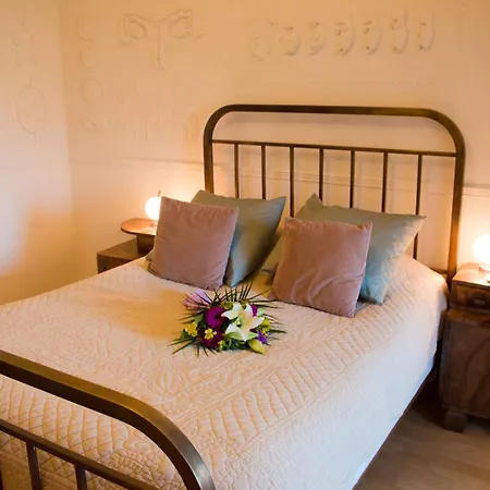 Hotel Surprenantes - Chateau Du Pe Saint-Jean-de-Boiseau