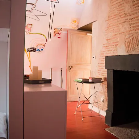 Surprenantes - Chateau Du Pe Hotel Saint-Jean-de-Boiseau