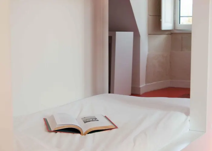 Surprenantes - Château Du Pé 3*