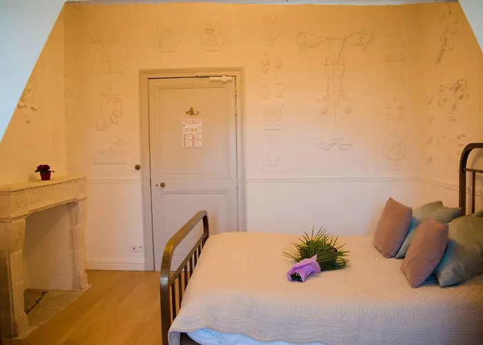 Surprenantes - Chateau Du Pe 3*